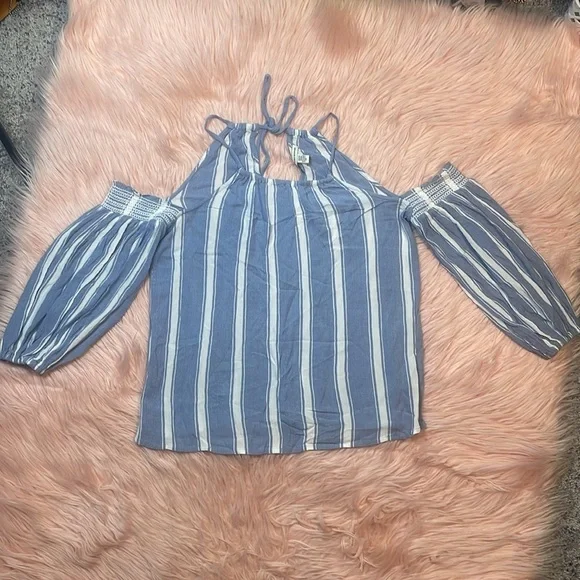 American‎ Eagle Blue & White Off Shoulder Shirt Woman’s Size XS - Picture 4 of 6